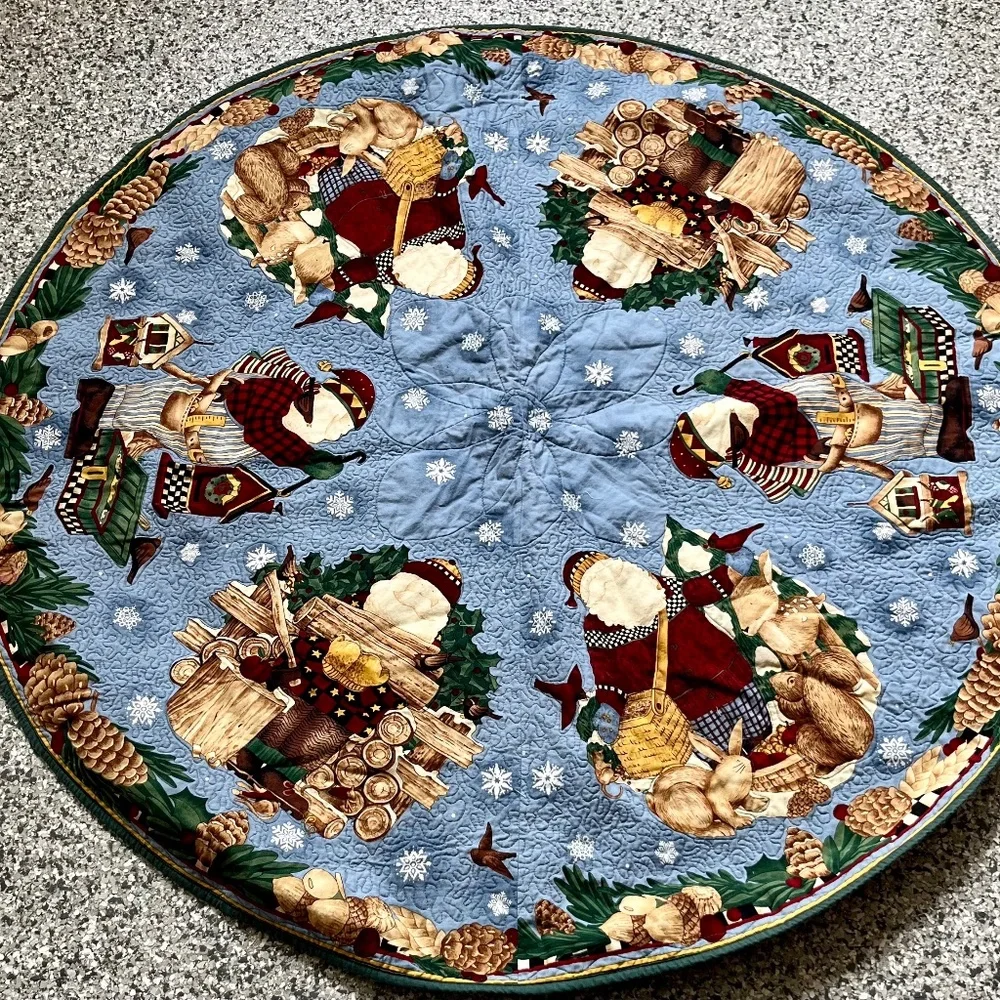 Reversible Round Christmas Quilt Table Cloth